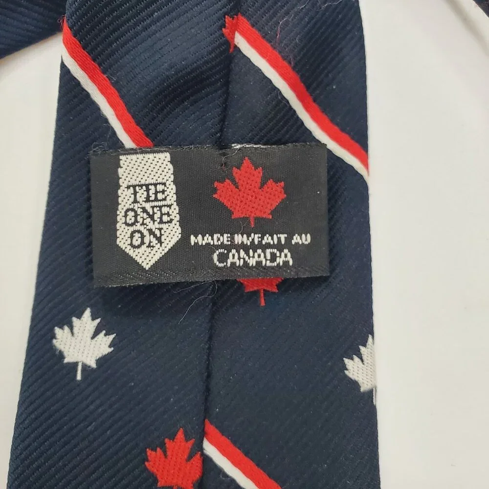 Frame Ties Tie One On Vintage‎ Navy Red White Canadian Maple Leaf Wide Necktie